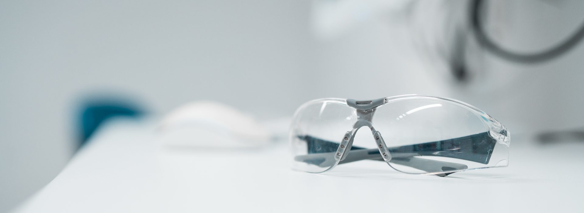 Schutzbrille für Mitarbeiter und Patienten