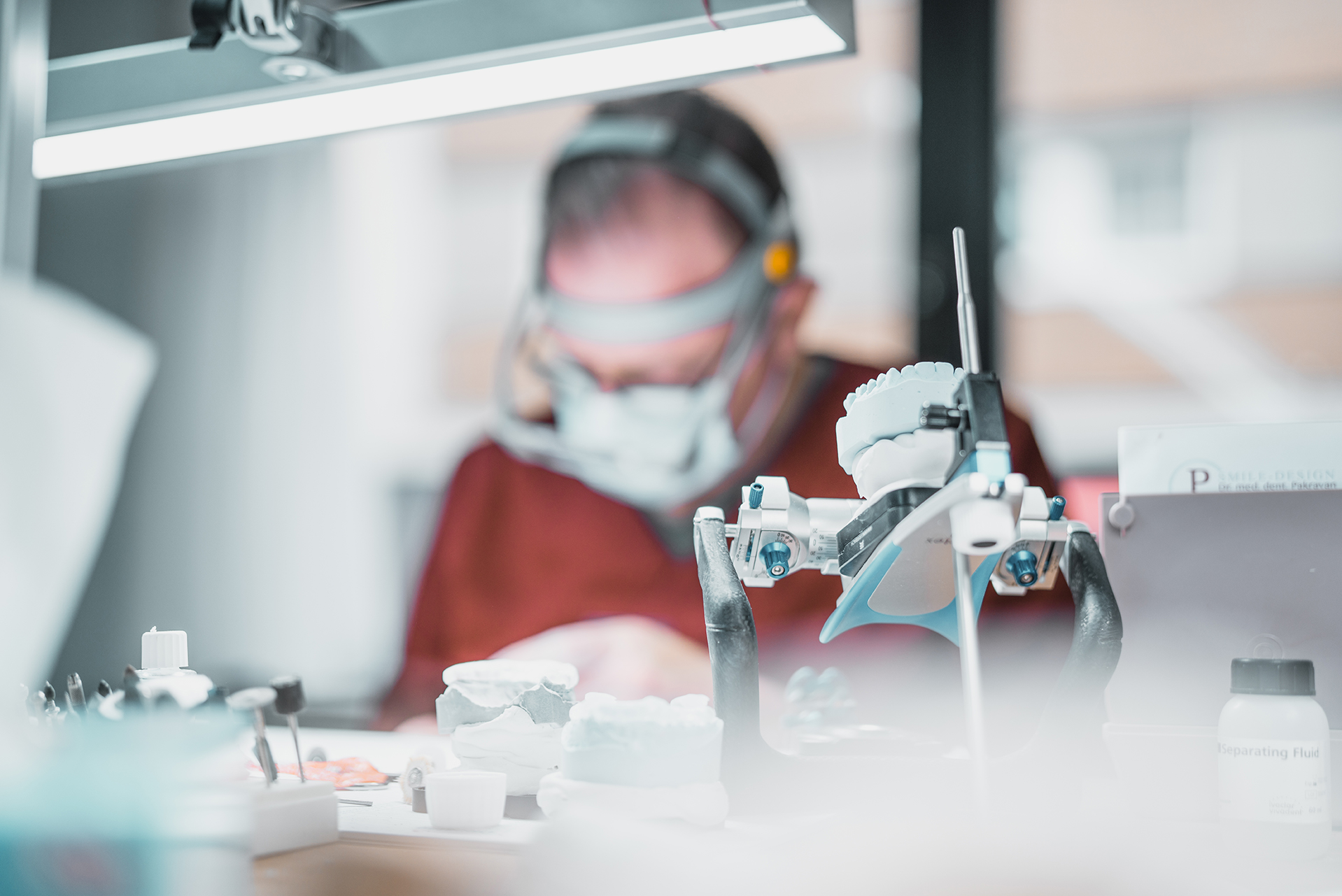 Professionelle Zahnersatzerstellung durch Zahntechniker in der Zahnarztpraxis in Mönchengladbach